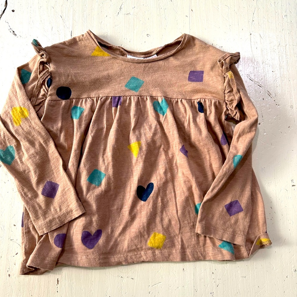 Zara girls top in size 4-5; good worn condition;
